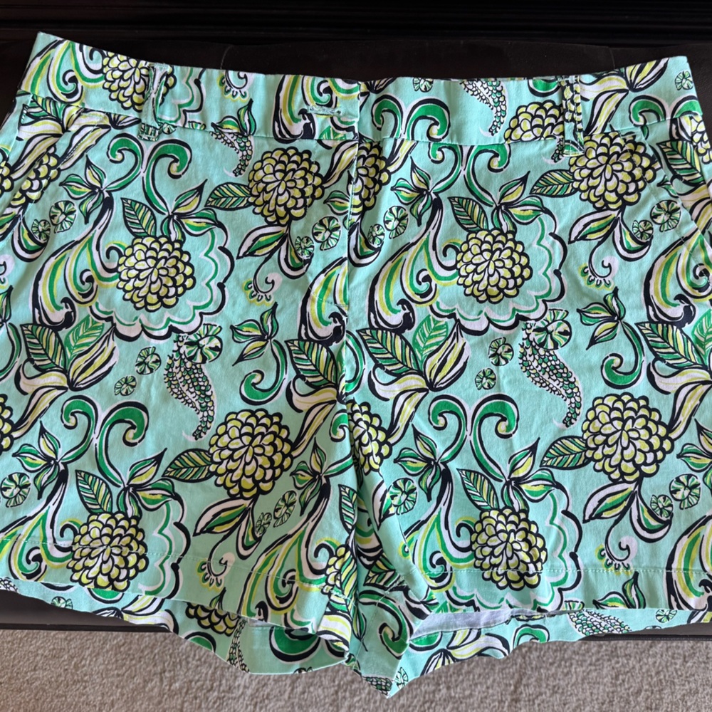 crown & ivy White Waistband Casual Shorts with Aqua Accents